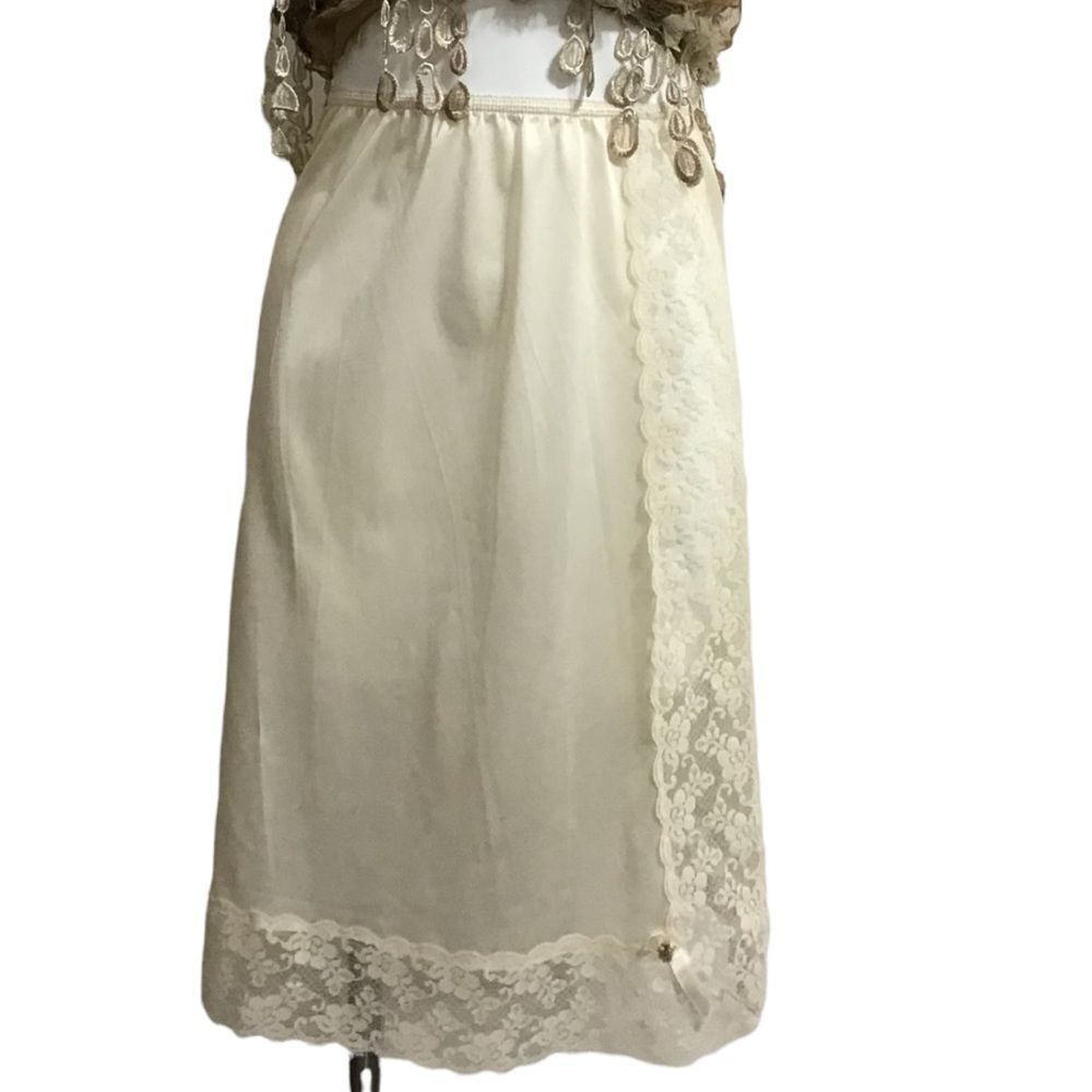 Vintage Sliperfection Ivory Slip Skirt Satin Lace Trim Size Medium